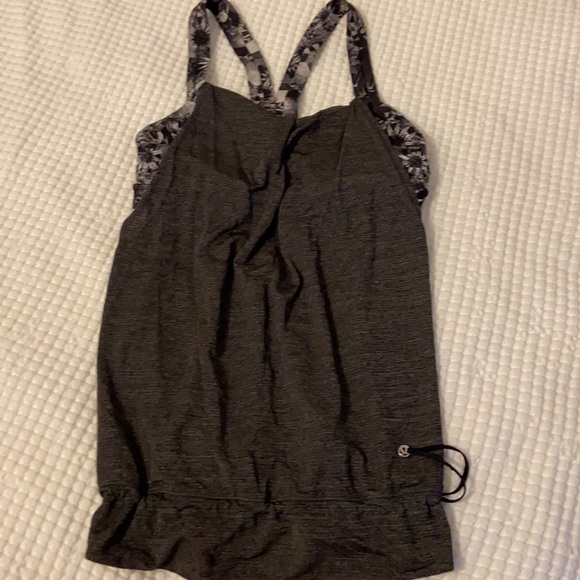 Lululemon rest less gray racer back tank sz 4 - Picture 4 of 7